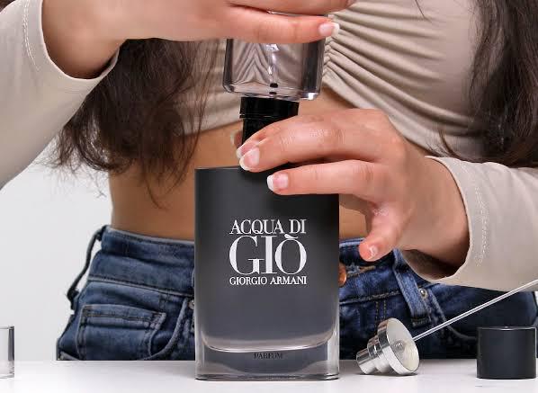 GIORGIO ARMANI Acqua Di Gio For Men Eau De Toilette Spray 3.4 Ounce - Scented 100ml